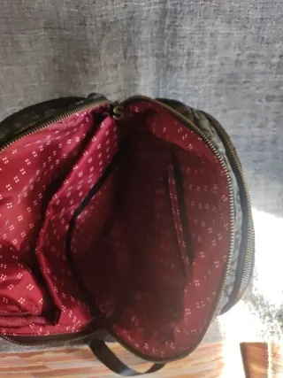 Mochila Desigual negra con parches