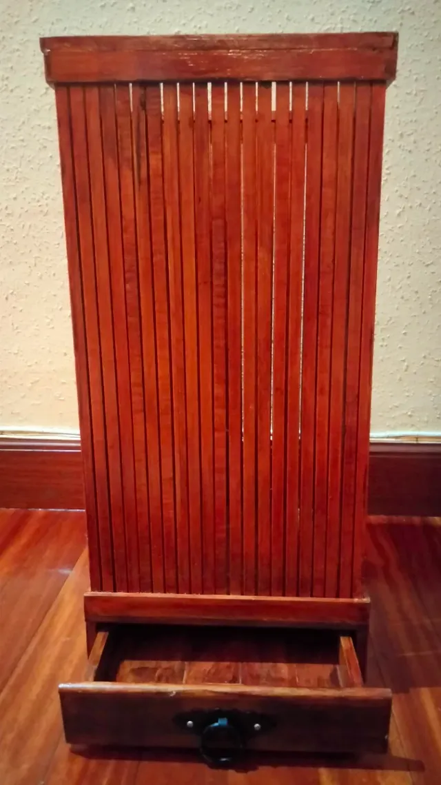 Antico portaombrelli o portaoggetti in metallo forgia e legno