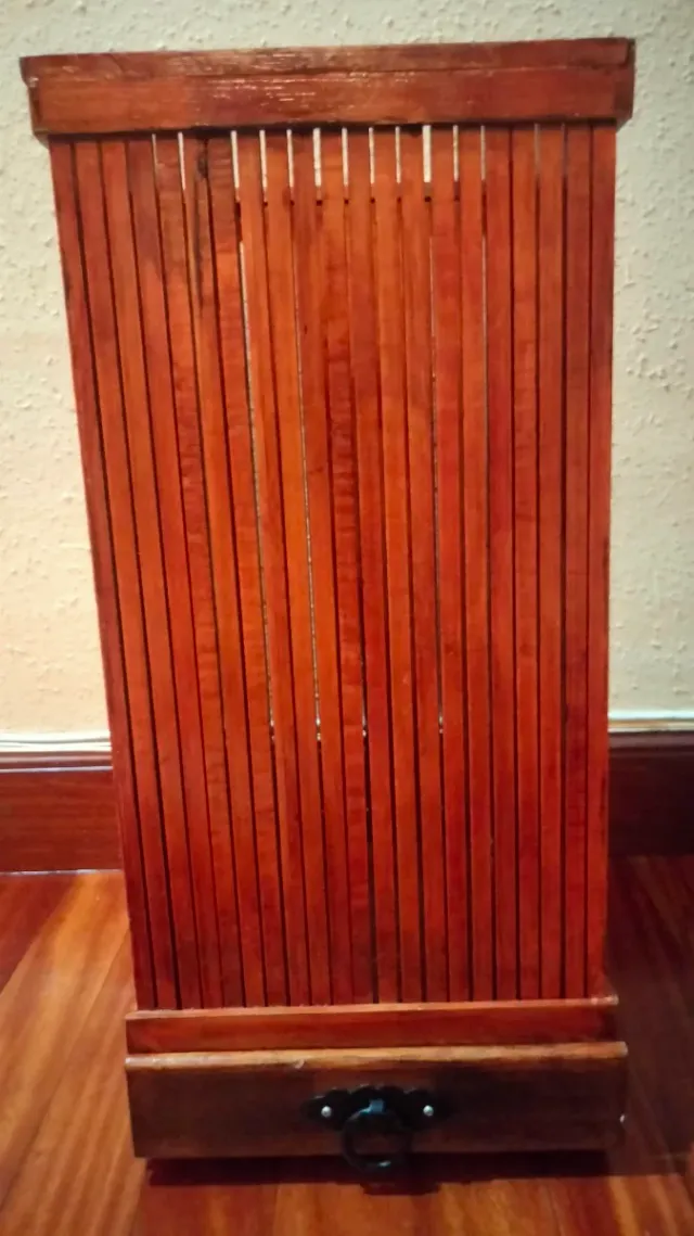 Antico portaombrelli o portaoggetti in metallo forgia e legno