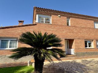 Chalet en venta en Palau-solità i Plegamans