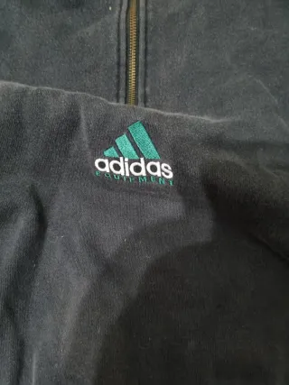 Sudadera Adidas Negra y Verde logotipo pecho/manga