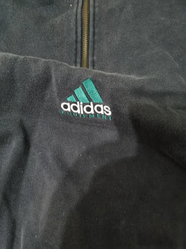 Sudadera Adidas Negra y Verde logotipo pecho/manga