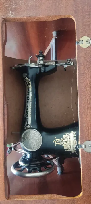Máquina de coser Singer antigua