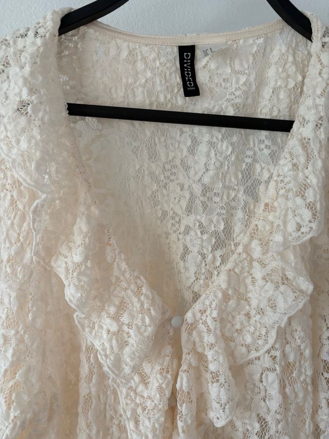 Blusa H&M encaje beige talla S