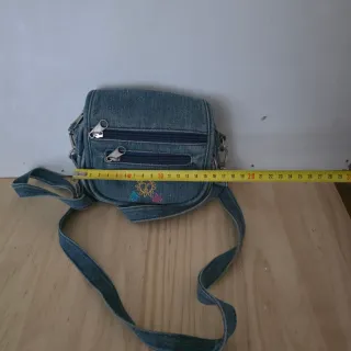 REGALO Bolso vaquero pequeño con bordado
