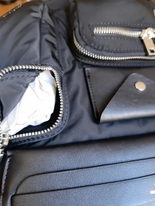 Mochila Desigual impermeable multibolsillos