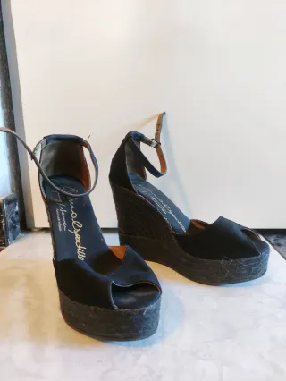 Alpargatas cuña Gaimo negras T38