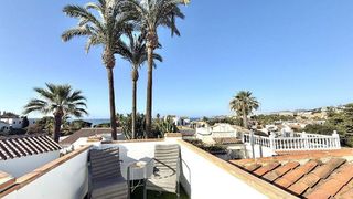 Chalet en venta en El Faro de Calaburra - Chaparral en Mijas