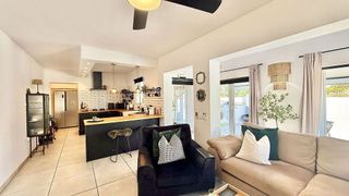 Chalet en venta en El Faro de Calaburra - Chaparral en Mijas