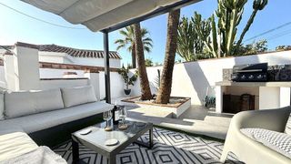 Chalet en venta en El Faro de Calaburra - Chaparral en Mijas