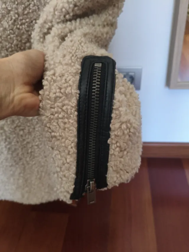 Chaqueta Zara borreguito beige