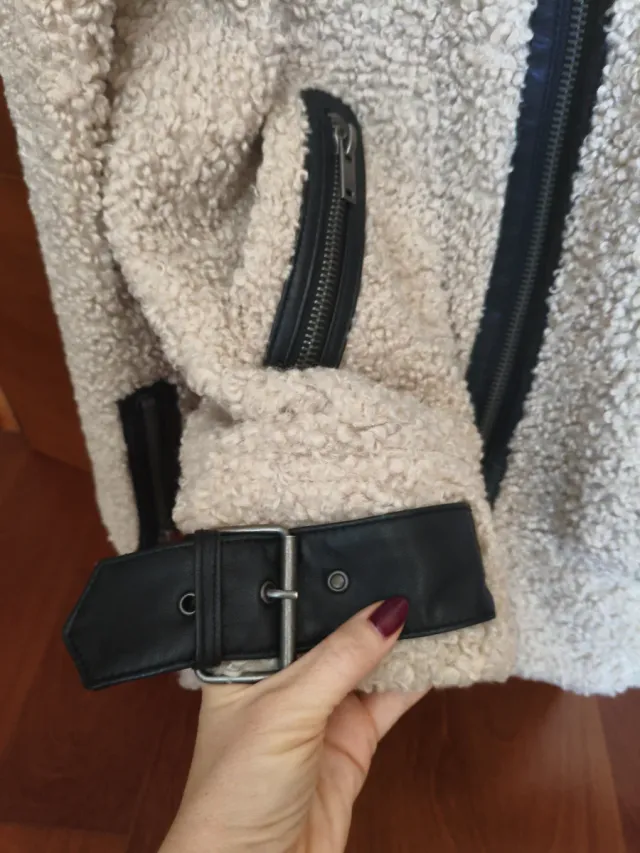 Chaqueta Zara borreguito beige