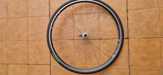 Llanta delantera carretera 700c