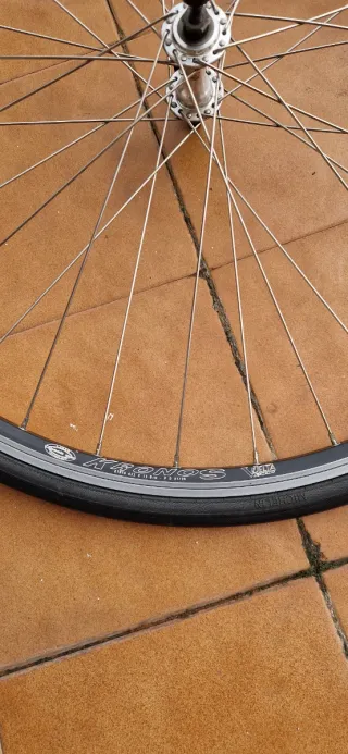 Llanta delantera carretera 700c