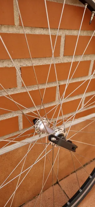 Llanta delantera carretera 700c