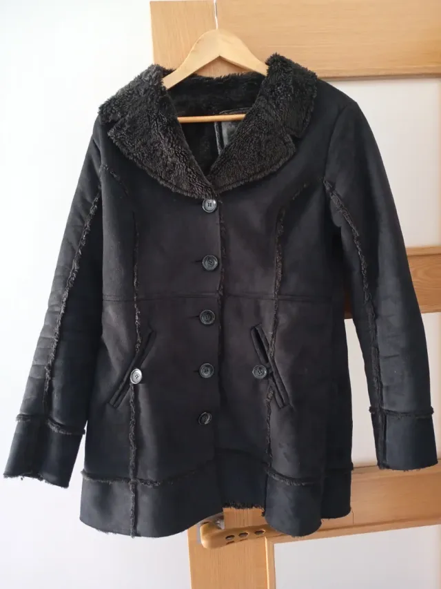 Abrigo corto Stradivarius Talla M