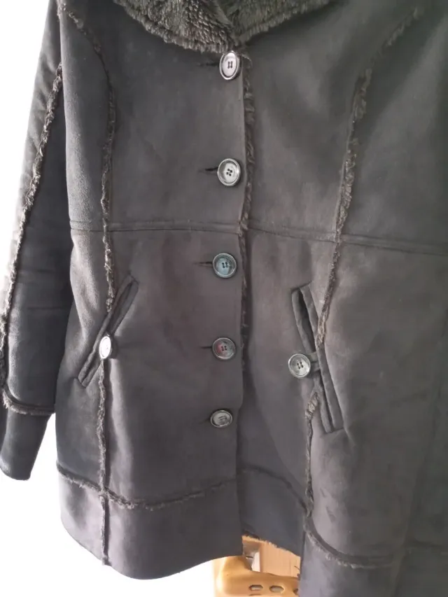 Abrigo corto Stradivarius Talla M