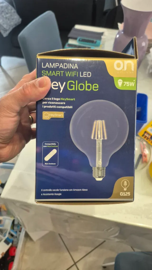 Lampadina Smart WiFi LED Hey Globe On Light