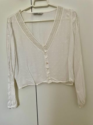 Blusa Stradivarius blanca manga larga