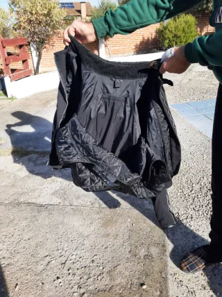 Chaqueta de moto negra y gris