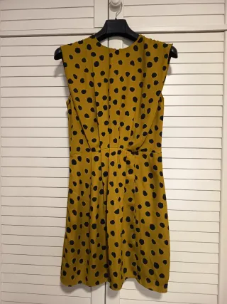 Vestido mostaza topos negros