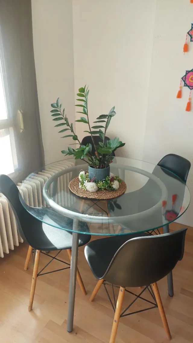 Mesa de comedor redonda cristal y metal