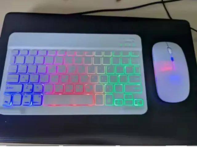 Teclado Gamer RGB y Ratón Inalámbrico
