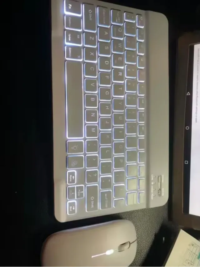 Teclado Gamer RGB y Ratón Inalámbrico