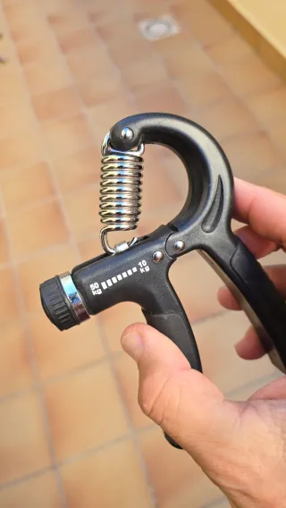 Fortalecedor de antebrazos ajustable