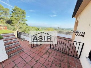 Casa adosada en venta en Zona Urbanizaciones en Alzira