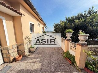 Casa adosada en venta en Zona Urbanizaciones en Alzira