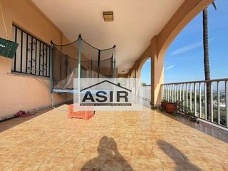 Casa adosada en venta en Zona Urbanizaciones en Alzira