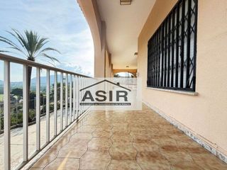 Casa adosada en venta en Zona Urbanizaciones en Alzira