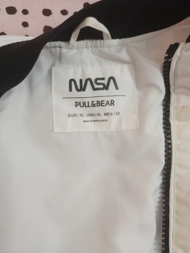 Chaqueta NASA Pull&Bear Blanca