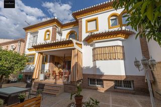 Chalet en venta en Atarfe