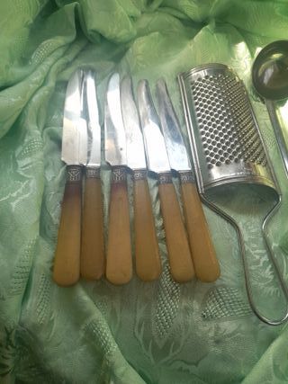 Set cucina inox con manici in legno