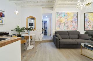 Piso en venta en La Goleta - San Felipe Neri en Málaga