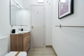 Piso en venta en La Goleta - San Felipe Neri en Málaga