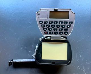 Cinta métrica 4 en 1 con calculadora