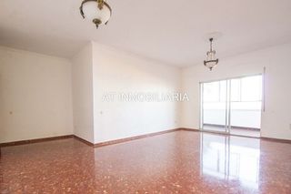 Piso en venta en Cortadura - Zona Franca  en Cádiz