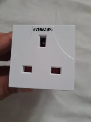 Adaptador Enchufe Eveready 3 Pines