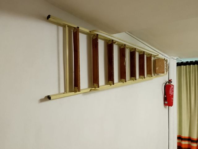 Escalera aluminio 2,5m 8 peldaños