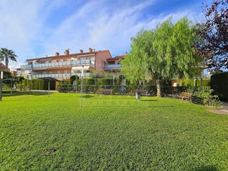 Piso en venta en Pla de Sant Pere-Les Salines en Cubelles