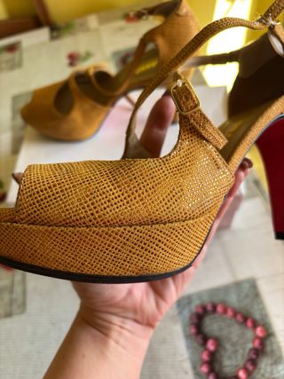 Sandalias plataforma CASANDRA doradas