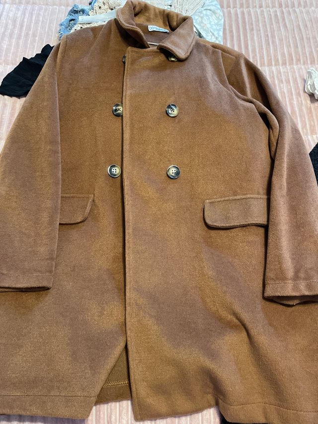 Pack 2 Abrigos. Uno negro y otro marrón