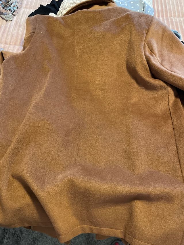 Pack 2 Abrigos. Uno negro y otro marrón