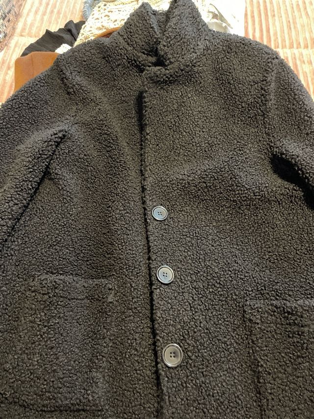 Pack 2 Abrigos. Uno negro y otro marrón