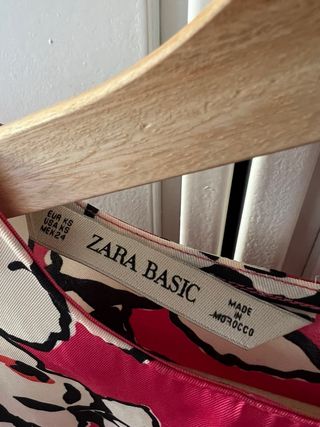 Blusa rosa de Zara con flores