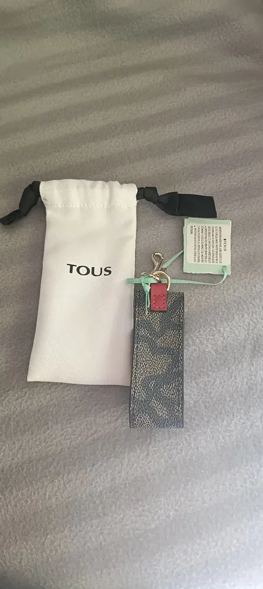 Llavero  Tous para llevar pintalabios 