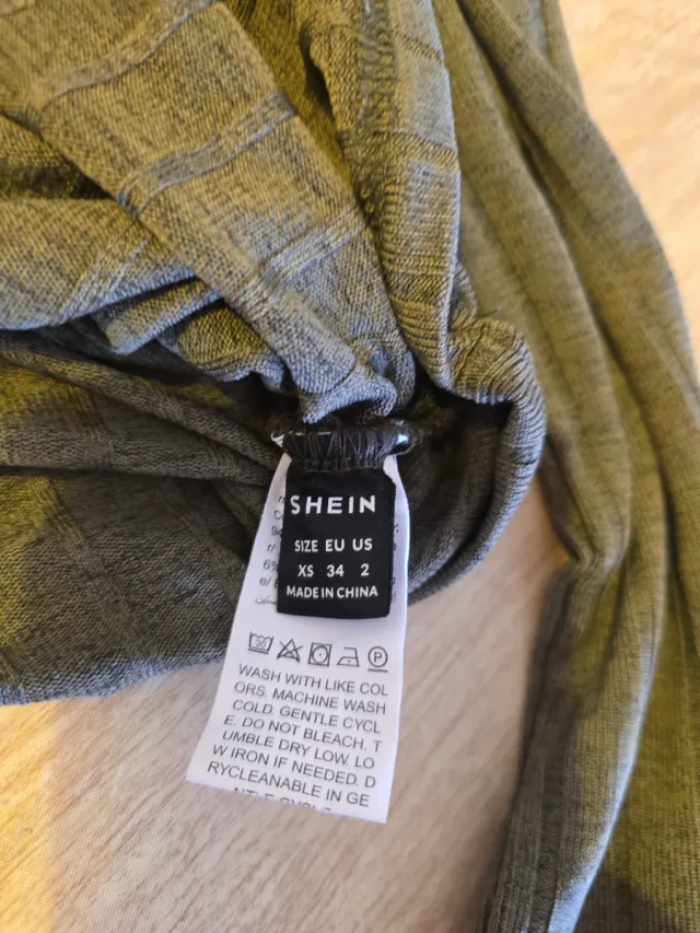 Camiseta gris manga larga